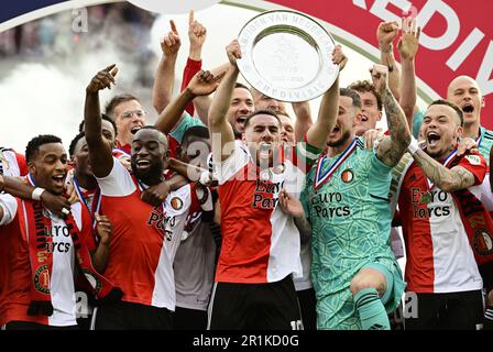 ROTTERDAM - die Meisterschaftsbowl ist für Feyenoord nach dem niederländischen Premier-League-Spiel zwischen Feyenoord und Go-ahead Eagles im Feyenoord Stadion de Kuip am 14. Mai 2023 in Rotterdam, Niederlande. ANP OLAF KRAAK Stockfoto