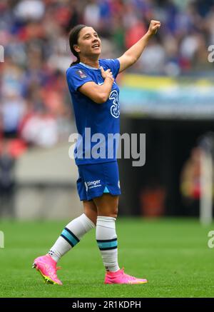 London, Großbritannien. 14. Mai 2023. 14. Mai 2023 - Chelsea gegen Manchester United - Vitality Frauen FA Cup - Finale - Wembley Stadium Sam Kerr von Chelsea feiert den Sieg beim Vitality Frauen FA Cup Finalspiel im Wembley Stadium, London. Bildkredit: Mark Pain/Alamy Live News Stockfoto