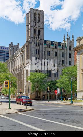 Die erste Baptistenkirche und der Mizpah-Turm, ein seit langem ungenutztes Wahrzeichen, sollten als Wohn-/Bürogebäude mit gemischter Nutzung umgebaut werden. Stockfoto