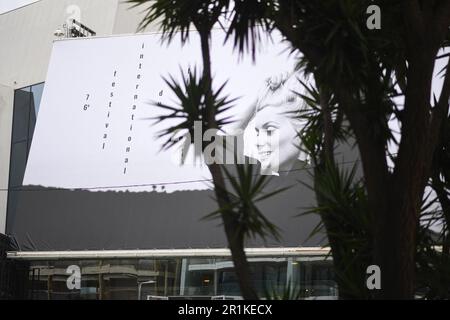 Cannes, Frankreich. 14. Mai 2023. Vorbereitung des Internationalen Filmfestivals 76. in Cannes, Palais des Festivals, La Croisette, in Cannes, Frankreich Am 14. Mai 2023. Foto: Lionel Urman/ABACAPRESS.COM Kredit: Abaca Press/Alamy Live News Stockfoto