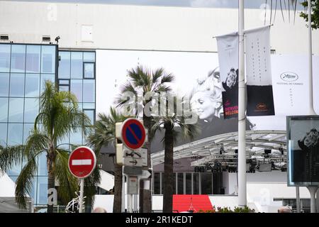 Cannes, Frankreich. 14. Mai 2023. Vorbereitung des Internationalen Filmfestivals 76. in Cannes, Palais des Festivals, La Croisette, in Cannes, Frankreich Am 14. Mai 2023. Foto: Lionel Urman/ABACAPRESS.COM Kredit: Abaca Press/Alamy Live News Stockfoto