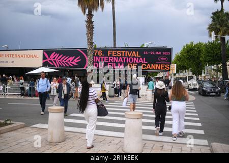 Cannes, Frankreich. 14. Mai 2023. Vorbereitung des Internationalen Filmfestivals 76. in Cannes, Palais des Festivals, La Croisette, in Cannes, Frankreich Am 14. Mai 2023. Foto: Lionel Urman/ABACAPRESS.COM Kredit: Abaca Press/Alamy Live News Stockfoto