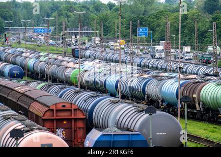 Gelsenkirchen Bismarck Marshallingplatz, Güterzüge werden zusammengestellt und hierher transportiert, Kesselwagen für den Transport von Chemikalien und Mineralölprodukten, i Stockfoto