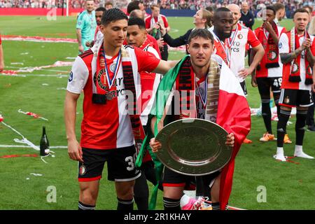 14-05-2023: Sport: Feyenoord / Go ahead ROTTERDAM, NIEDERLANDE - MAI 14: Spieler von Feyenoord feiern die Meisterschaft während des Spiels Eredivisi Stockfoto