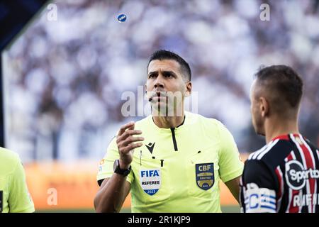 Sao Paulo, Brasilien. 14. Mai 2023. SP - SAO PAULO - 05/14/2023 - BRASILEIRO A 2023, CORINTHIANS X SAO PAULO - Schiedsrichter Bruno Arleu de Araujo während eines Spiels zwischen Corinthians und Sao Paulo im Arena Corinthians Stadion für die BRAZILEIRO A 2023 Meisterschaft. Foto: Abner Dourado/AGIF/Sipa USA Kredit: SIPA USA/Alamy Live News Stockfoto