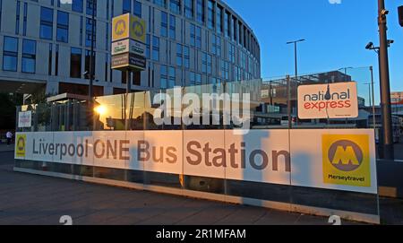 Liverpool EIN Busbahnhof am Abend, Merseytravel, Paradise Street, Liverpool, Merseyside, ENGLAND, GROSSBRITANNIEN, L1 3EU Stockfoto