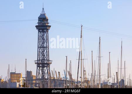 Port Cable Car in Barcelona. Torre Jaume Barcelona . Hafenjachtmasten Stockfoto