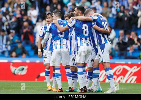 San Sebastian, Spanien. 13. Mai 2023. Real Sociedad Team Group (Sociedad) Fußball/Fußball : die Real Sociedad Team Group feiert nach Silvas Tor während des spanischen Spiels "La Liga Santander" zwischen dem Real Sociedad 2-2 Girona FC in der reale Arena in San Sebastian, Spanien . Kredit: Mutsu Kawamori/AFLO/Alamy Live News Stockfoto