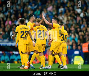 Cornella, Spanien. 14. Mai 2023. Die Spieler von Barcelona feiern ein Tor beim spanischen Fußballspiel La Liga zwischen dem FC Barcelona und dem RCD Espanyol in Cornella, Spanien, am 14. Mai 2023. Kredit: Joan Gosa/Xinhua/Alamy Live News Stockfoto