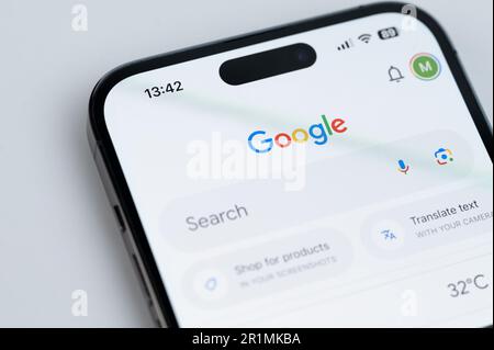 New york, USA - 14. Mai 2023: Google-Suchmenü auf dem iphone-Bildschirm Makro-Nahansicht Stockfoto