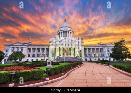 Little Rock, Arkansas, USA, aus dem Kapitol des Bundesstaates in der Abenddämmerung. Stockfoto