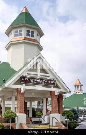 Tennessee Smoky Mountains Foothills,Sevier County,Sevierville,Tanger Outlet Mall,Verbraucher,Rabatte,Markt,Währung,Geld,Werbung,V Stockfoto