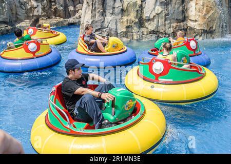 Tennessee Smoky Mountains Foothills, Sevier County, Sevierville, NASCAR Speedpark, Miniatur-Rennwagen Fahren, Wassersport, Restaurants, Familien Stockfoto