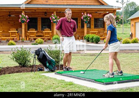 Sevierville Tennessee, Smoky Mountains, Par 3 Golfplatz, Sport, Sportler, Erholung, Spiel, Landschaft, Design, Golf, Können, Fahren, Putting, Grün, Sandfalle, f Stockfoto