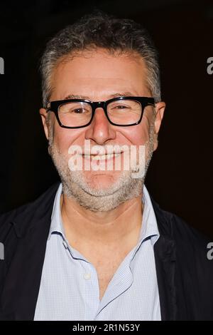 Mailand, Italien. 15. Mai 2023. Fabio Fazio wird vor den Fernsehstudios von Che Tempo Che Fa am Tag der Ankündigung des Übergangs zum Sender Nove of Discovery nach 39 Jahren in Rai am 15. Mai 2023 in Mailand, Italien, gesehen (Foto von Alessandro Bremec/NurPhoto) Kredit: NurPhoto SRL/Alamy Live News Stockfoto