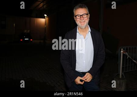 Mailand, Italien. 15. Mai 2023. Fabio Fazio wird vor den Fernsehstudios von Che Tempo Che Fa am Tag der Ankündigung des Übergangs zum Sender Nove of Discovery nach 39 Jahren in Rai am 15. Mai 2023 in Mailand, Italien, gesehen (Foto von Alessandro Bremec/NurPhoto) Kredit: NurPhoto SRL/Alamy Live News Stockfoto