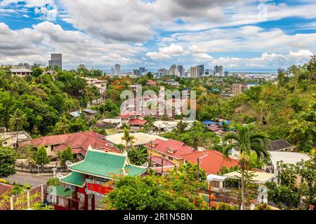 Landschaft der Stadt Cebu aus dem Taoistischen Tempel auf den Philippinen. Übersetzung: Taoistischer Tempel. Stockfoto