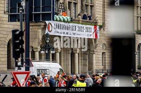 ROTTERDAM - die letzten Vorbereitungen für die Ehren von Feyenoord werden getroffen. Der Fußballverein Rotterdam gewann die nationale Meisterschaft und wird im Coolsingel geehrt. ANP ROBIN UTRECHT niederlande raus - belgien raus Stockfoto