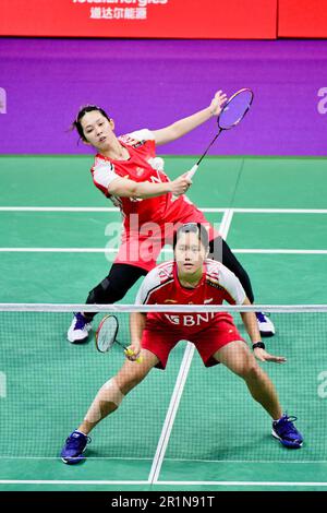 Suzhou, China. 15. Mai 2023. SUZHOU, CHINA - 15. MAI 2023 - Lanny Tria und Ribka Sugiarto aus Indonesien nehmen am 15. Mai 2023 am TotalEnergies BWFSUDIRMAN CUP Finale 2023 zwischen Indonesien und Kanada in Suzhou, Provinz Jiangsu, China, Teil. (Foto: Costfoto/NurPhoto) Guthaben: NurPhoto SRL/Alamy Live News Stockfoto