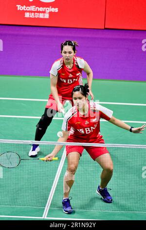 Suzhou, China. 15. Mai 2023. SUZHOU, CHINA - 15. MAI 2023 - Lanny Tria und Ribka Sugiarto aus Indonesien nehmen am 15. Mai 2023 am TotalEnergies BWFSUDIRMAN CUP Finale 2023 zwischen Indonesien und Kanada in Suzhou, Provinz Jiangsu, China, Teil. (Foto: Costfoto/NurPhoto) Guthaben: NurPhoto SRL/Alamy Live News Stockfoto