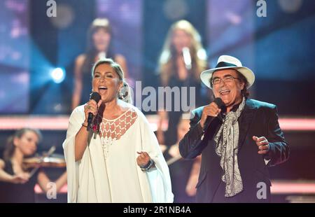 ARCHIVFOTO: AL BANO CARRISI wird am 20. Mai 2023 80 und singt das Duo Al BANO und Romina POWER ZDF Benefizgala: „Welcome to Carmen Nebel“ in Berlin, Deutschland, am 09./19. Mai 2015. Stockfoto