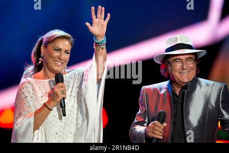 ARCHIVFOTO: AL BANO CARRISI wird am 20. Mai 2023 80 und singt das Duo Al BANO und Romina POWER ZDF Benefizgala: „Welcome to Carmen Nebel“ in Berlin, Deutschland, am 09./19. Mai 2015. Stockfoto