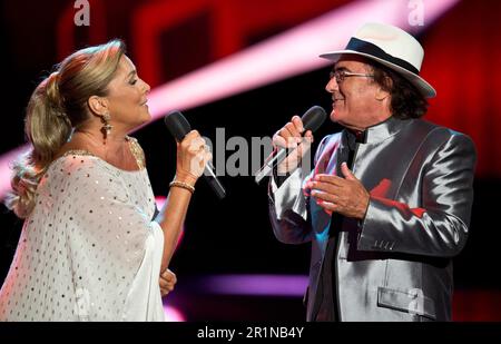 ARCHIVFOTO: AL BANO CARRISI wird am 20. Mai 2023 80 und singt das Duo Al BANO und Romina POWER ZDF Benefizgala: „Welcome to Carmen Nebel“ in Berlin, Deutschland, am 09./19. Mai 2015. Stockfoto