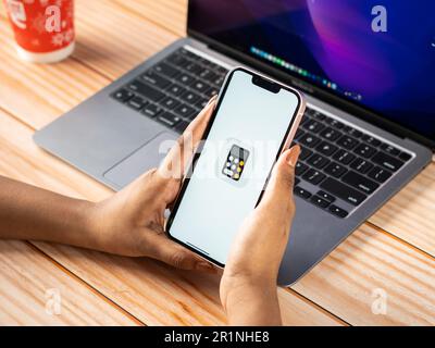 West Bangal, Indien - 20. Februar 2023 : Apple Calculator App auf dem Bildschirm Stock Image. Stockfoto