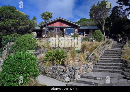 Christchurch, Neuseeland - 12. Mai 2023; das Zeichen des Kiwi Cafés auf dem Gipfel der Port Hills. Sehr beliebt bei Touristen und Einheimischen wegen seiner Aussicht Stockfoto