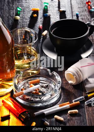 Süchtig machenden Substanzen, einschließlich Alkohol, Zigaretten und Drogen Stockfoto