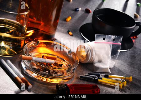 Süchtig machenden Substanzen, einschließlich Alkohol, Zigaretten und Drogen Stockfoto