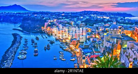 Panoramablick auf die Insel Procida, eine Komune der Metropolstadt Neapel, Kampanien, Italien Stockfoto