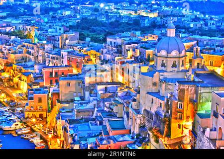 Panoramablick auf die Insel Procida, eine Komune der Metropolstadt Neapel, Kampanien, Italien Stockfoto