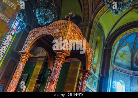 Das Innere der georgischen orthodoxen Kathedrale der Mutter Gottes in Batumi in der Autonomen Republik Adjara, Georgien Stockfoto