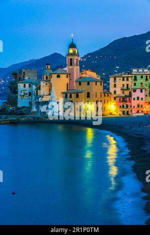 Der touristischen Ortschaft Camogli an der italienischen Riviera in der Metropolregion Stadt Genua, Ligurien, Italien Stockfoto