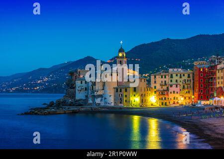 Der touristischen Ortschaft Camogli an der italienischen Riviera in der Metropolregion Stadt Genua, Ligurien, Italien Stockfoto