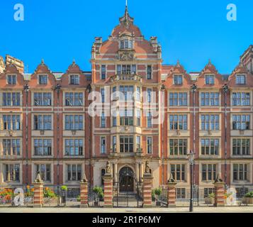 Sir Arthur Lewis Building (ehemals Lincoln's Inn Fields aus dem Jahr 32 und her Majesty's Land Registry Building), jetzt Sitz der London School of Economics Stockfoto