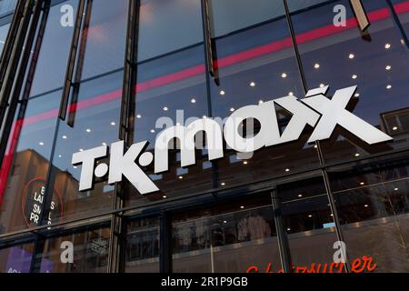 TK Maxx, Logo am Koe-Bogen II, internationale Handelskette für Designermode, Düsseldorf, Nordrhein-Westfalen, Deutschland Stockfoto