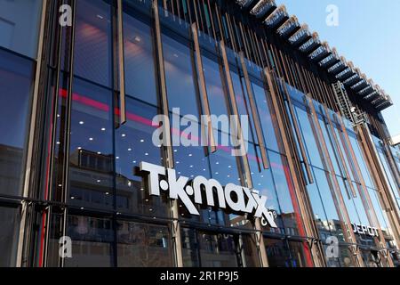 TK Maxx, Logo am Koe-Bogen II, internationale Handelskette für Designermode, Düsseldorf, Nordrhein-Westfalen, Deutschland Stockfoto