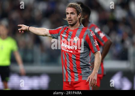 Turin, Italien. 14. Mai 2023. Michele Castagnetti von uns Cremonese Gesten beim Spiel der Serie A zwischen dem FC Juventus und uns Cremonese im Allianz-Stadion am 14. Mai 2023 in Turin, Italien . Kredit: Marco Canoniero/Alamy Live News Stockfoto
