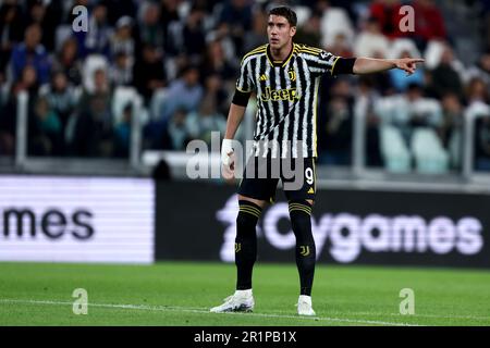 Turin, Italien. 14. Mai 2023. Dusan Vlahovic vom FC Juventus Gesten während des Fußballspiels der Serie A zwischen dem FC Juventus und uns Cremonese im Allianz-Stadion am 14. Mai 2023 in Turin, Italien . Kredit: Marco Canoniero/Alamy Live News Stockfoto