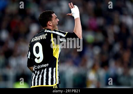 Turin, Italien. 14. Mai 2023. Dusan Vlahovic vom FC Juventus Gesten während des Fußballspiels der Serie A zwischen dem FC Juventus und uns Cremonese im Allianz-Stadion am 14. Mai 2023 in Turin, Italien . Kredit: Marco Canoniero/Alamy Live News Stockfoto