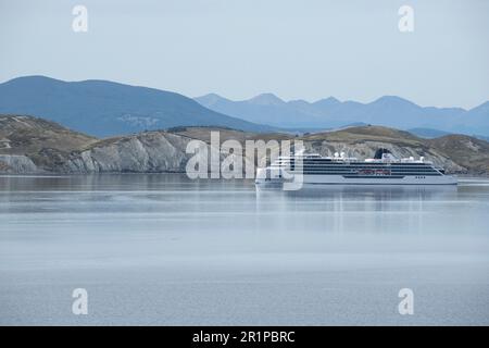 Argentinien, Port Williams. Viking Octantis auf dem Weg in die Antarktis. Stockfoto