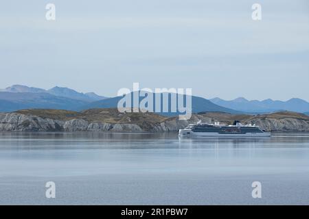 Argentinien, Port Williams. Viking Octantis auf dem Weg in die Antarktis. Stockfoto