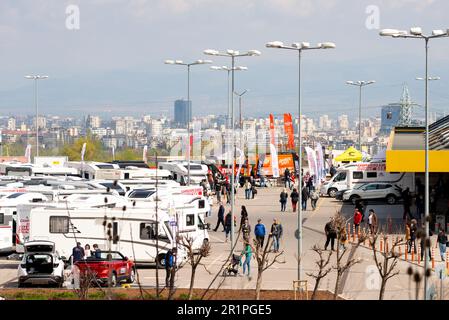 Caravan Show and Camping Expo 2023, IKEA-Parkplatz in Sofia, Bulgarien, Osteuropa, Balkan, EU seit April 2023 Stockfoto