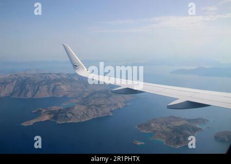 Blick aus dem Flugzeug, griechische Inseln, Anfahrt nach Rhodos, Griechenland Stockfoto