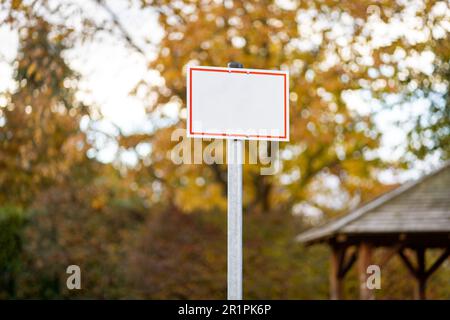 Leeres Schild mit Platz für Text Stockfoto