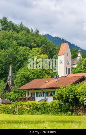 Oberau, Kirche St. Ludwig, Kapelle St. Georg im Bezirk Garmisch-Partenkirchen, Oberbayern, Bayern, Deutschland Stockfoto