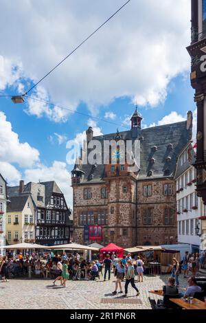 Marburg, Rathaus, Marktplatz, Altstadt, Fachwerkhäuser, Restaurant in Lahntal, Hessen, Deutschland Stockfoto