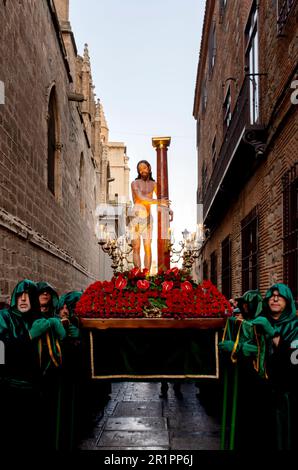 Brüderschaft von Nuestra Señora del Amparo de Toledo, Gebete im Garten, Christus an die Säule gebunden, unser Vater Jesukrat Stockfoto